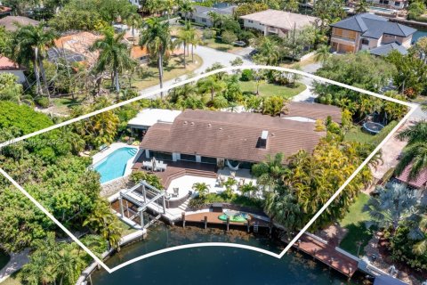 Villa ou maison à vendre à Coral Gables, Floride: 4 chambres, 251.77 m2 № 1923999 - photo 3