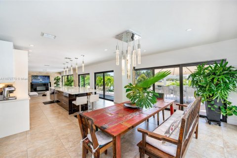 Villa ou maison à vendre à Coral Gables, Floride: 4 chambres, 251.77 m2 № 1923999 - photo 21