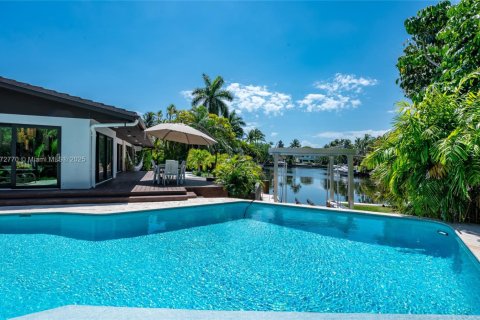 Villa ou maison à vendre à Coral Gables, Floride: 4 chambres, 251.77 m2 № 1923999 - photo 13