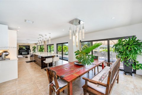 Villa ou maison à vendre à Coral Gables, Floride: 4 chambres, 251.77 m2 № 1923999 - photo 5
