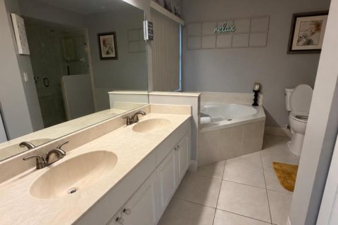 Villa ou maison à vendre à Royal Palm Beach, Floride: 3 chambres, 161.56 m2 № 2397965 - photo 7