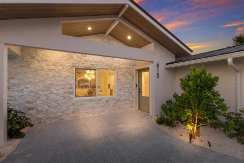 Купить виллу или дом в Холмс-Бич, Флорида 13 комнат, 243.87м2, № 1826481 - фото 6