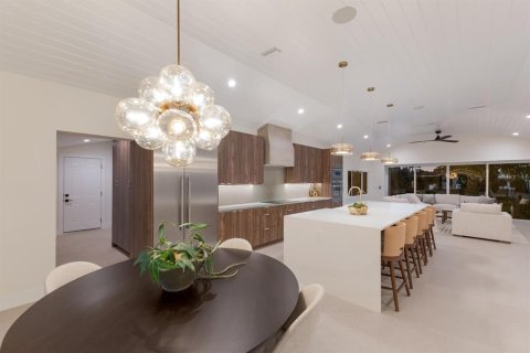 Купить виллу или дом в Холмс-Бич, Флорида 13 комнат, 243.87м2, № 1826481 - фото 10