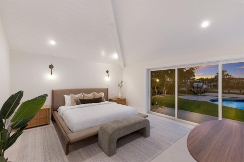 Купить виллу или дом в Холмс-Бич, Флорида 13 комнат, 243.87м2, № 1826481 - фото 25