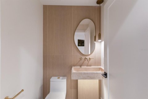 Купить виллу или дом в Холмс-Бич, Флорида 13 комнат, 243.87м2, № 1826481 - фото 23