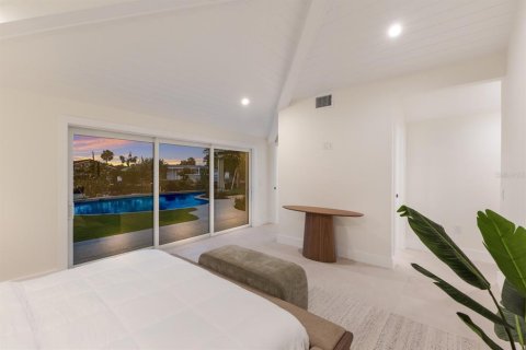 Купить виллу или дом в Холмс-Бич, Флорида 13 комнат, 243.87м2, № 1826481 - фото 26