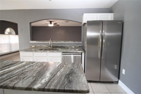 Купить виллу или дом в Ривервью, Флорида 10 комнат, 180.6м2, № 2114740 - фото 15