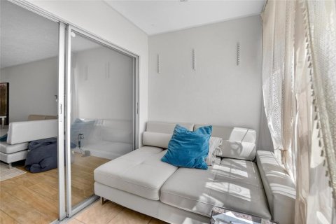 Купить кондоминиум в Клируотер, Флорида 7 комнат, 83.61м2, № 2208689 - фото 22