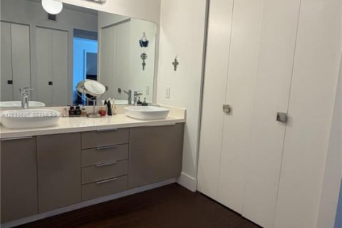Condo in Aventura, Florida, 2 bedrooms  № 2265077 - photo 19