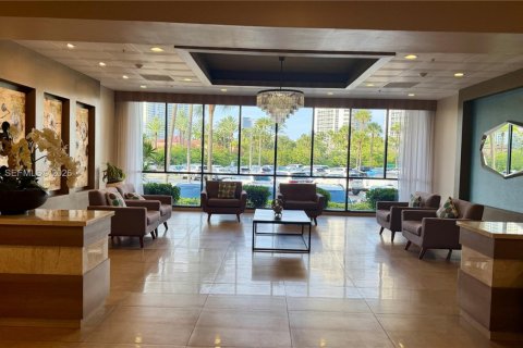Condo in Aventura, Florida, 2 bedrooms  № 2265077 - photo 30