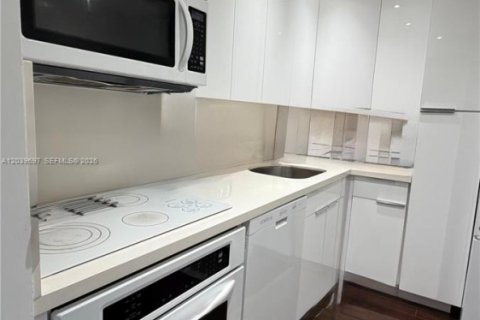 Condo in Aventura, Florida, 2 bedrooms  № 2265077 - photo 13