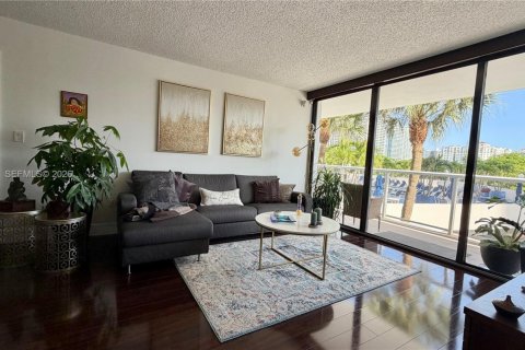 Condo in Aventura, Florida, 2 bedrooms  № 2265077 - photo 2