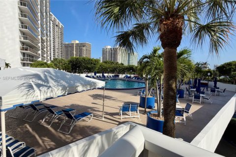 Condo in Aventura, Florida, 2 bedrooms  № 2265077 - photo 26