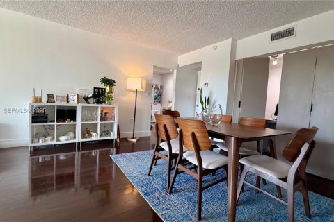 Condo in Aventura, Florida, 2 bedrooms  № 2265077 - photo 7