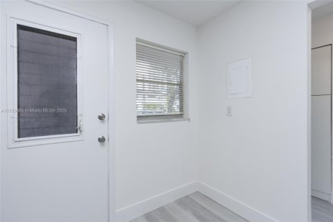 Condominio en venta en North Miami Beach, Florida, 2 dormitorios, 103.12 m2 № 1700521 - foto 10