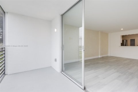 Condominio en venta en North Miami Beach, Florida, 2 dormitorios, 103.12 m2 № 1700521 - foto 20