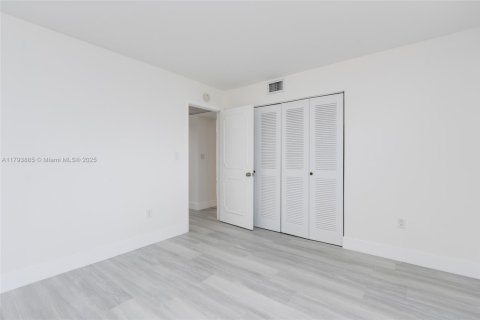 Condominio en venta en North Miami Beach, Florida, 2 dormitorios, 103.12 m2 № 1700521 - foto 24
