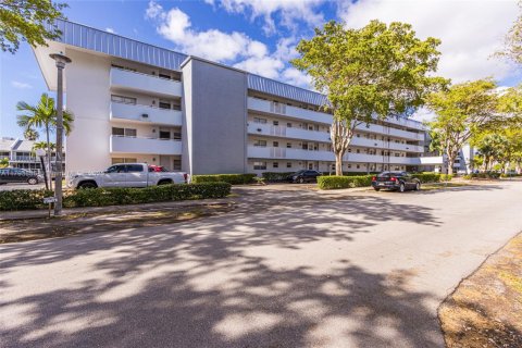 Condominio en venta en North Miami Beach, Florida, 2 dormitorios, 103.12 m2 № 1700521 - foto 5