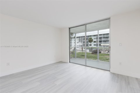 Condominio en venta en North Miami Beach, Florida, 2 dormitorios, 103.12 m2 № 1700521 - foto 17