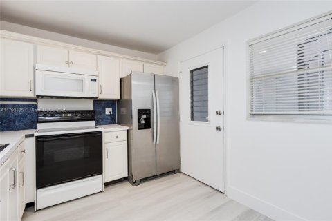Condominio en venta en North Miami Beach, Florida, 2 dormitorios, 103.12 m2 № 1700521 - foto 8