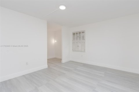 Condominio en venta en North Miami Beach, Florida, 2 dormitorios, 103.12 m2 № 1700521 - foto 28