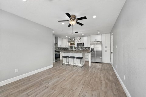 Villa ou maison à vendre à Orlando, Floride: 3 chambres, 76.92 m2 № 2388784 - photo 19