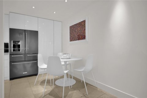 Condominio en venta en Bal Harbour, Florida, 2 dormitorios, 187.48 m2 № 1977069 - foto 9