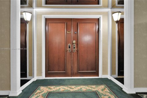 Condominio en venta en Bal Harbour, Florida, 2 dormitorios, 187.48 m2 № 1977069 - foto 3