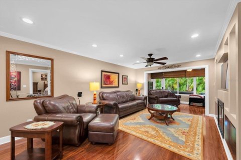 House in Clearwater, Florida 2 bedrooms, 130.06 sq.m. № 2222239 - photo 2
