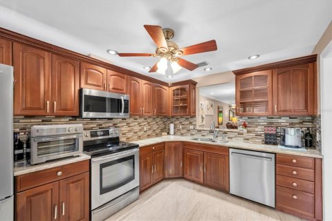House in Clearwater, Florida 2 bedrooms, 130.06 sq.m. № 2222239 - photo 8