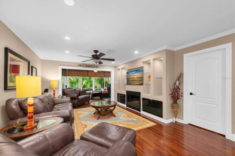 House in Clearwater, Florida 2 bedrooms, 130.06 sq.m. № 2222239 - photo 3