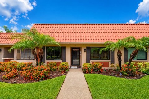 House in Clearwater, Florida 2 bedrooms, 130.06 sq.m. № 2222239