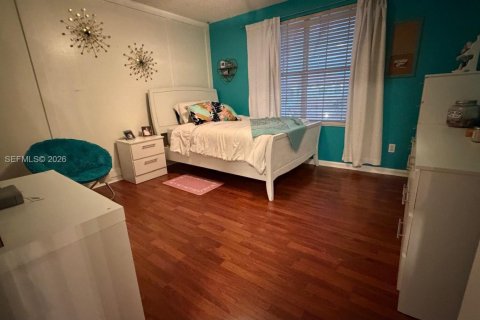 House in Miramar, Florida 4 bedrooms, 262.36 sq.m. № 2060331 - photo 15