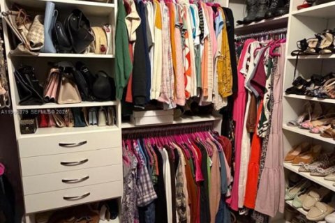 House in Miramar, Florida 4 bedrooms, 262.36 sq.m. № 2060331 - photo 25