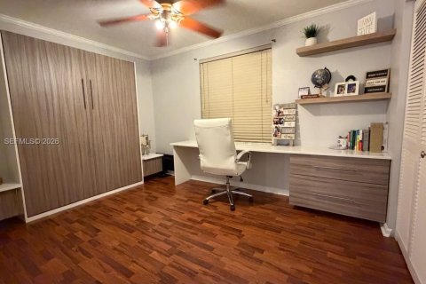 House in Miramar, Florida 4 bedrooms, 262.36 sq.m. № 2060331 - photo 14