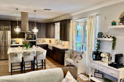 House in Miramar, Florida 4 bedrooms, 262.36 sq.m. № 2060331 - photo 6