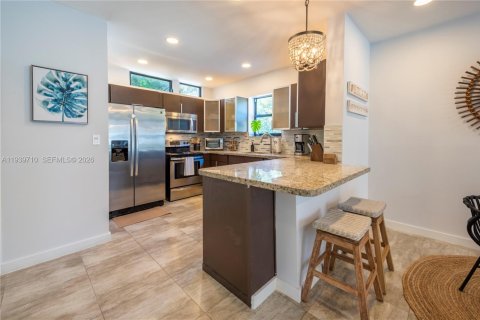 Снять в аренду виллу или дом в Уилтон-Мэнорс, Флорида 3 спальни, 218.32м2, № 1997275 - фото 12