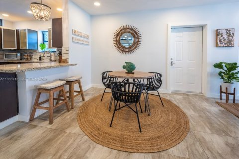 Снять в аренду виллу или дом в Уилтон-Мэнорс, Флорида 3 спальни, 218.32м2, № 1997275 - фото 14