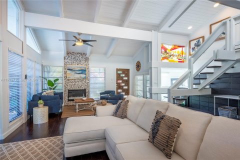 Снять в аренду виллу или дом в Уилтон-Мэнорс, Флорида 3 спальни, 218.32м2, № 1997275 - фото 20