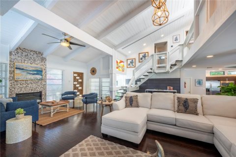 Снять в аренду виллу или дом в Уилтон-Мэнорс, Флорида 3 спальни, 218.32м2, № 1997275 - фото 17