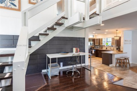 Снять в аренду виллу или дом в Уилтон-Мэнорс, Флорида 3 спальни, 218.32м2, № 1997275 - фото 19