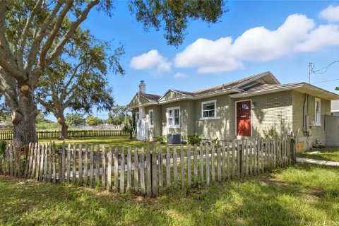 House in Saint Petersburg, Florida 3 bedrooms, 108.14 sq.m. № 2427032 - photo 2