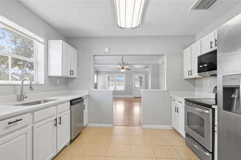 House in Saint Petersburg, Florida 3 bedrooms, 108.14 sq.m. № 2427032 - photo 28