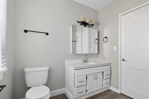 House in Saint Petersburg, Florida 3 bedrooms, 108.14 sq.m. № 2427032 - photo 13