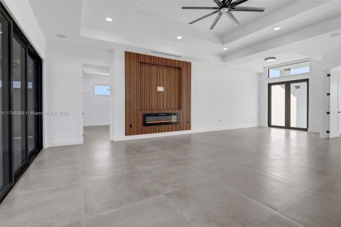 Villa ou maison à vendre à Cape Coral, Floride: 4 chambres, 205.69 m2 № 1860236 - photo 10