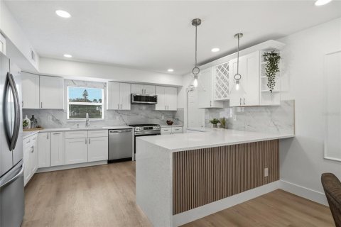 Villa ou maison à vendre à Saint Petersburg, Floride: 3 chambres, 154.59 m2 № 2324543 - photo 20