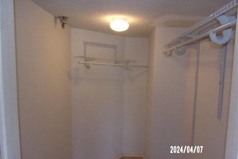 Condo in Redington Shores, Florida, 2 bedrooms  № 1798107 - photo 11