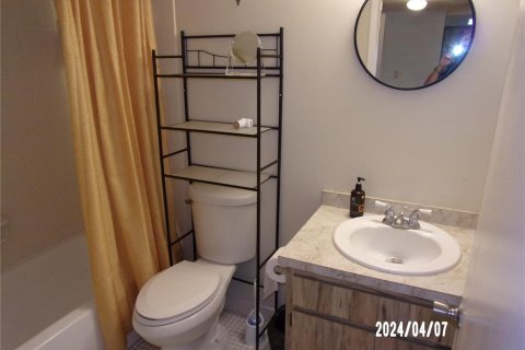 Condo in Redington Shores, Florida, 2 bedrooms  № 1798107 - photo 10