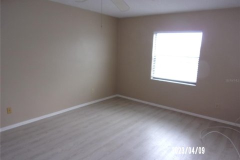 Condo in Redington Shores, Florida, 2 bedrooms  № 1798107 - photo 25