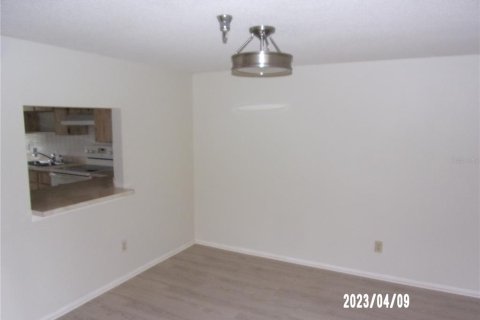 Condo in Redington Shores, Florida, 2 bedrooms  № 1798107 - photo 6